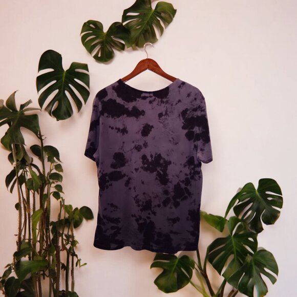 Express ★ Men's Graphic Tee - Tsunami Tie-Dye Logo Design - Picture 4 of 5